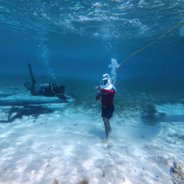 Helmet Diving & Beach